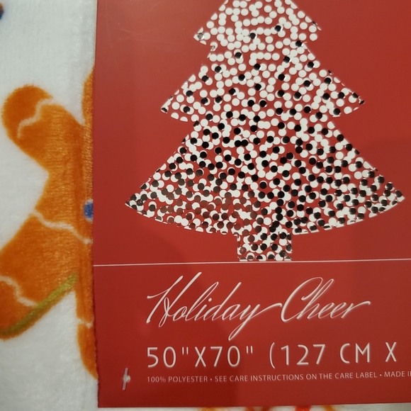 Holiday Gingerbread Throw-NWT - Picture 5 of 6